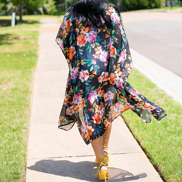 ⬇️$32 Black Floral Open Front Kimono Cardigan - Picture 2 of 3